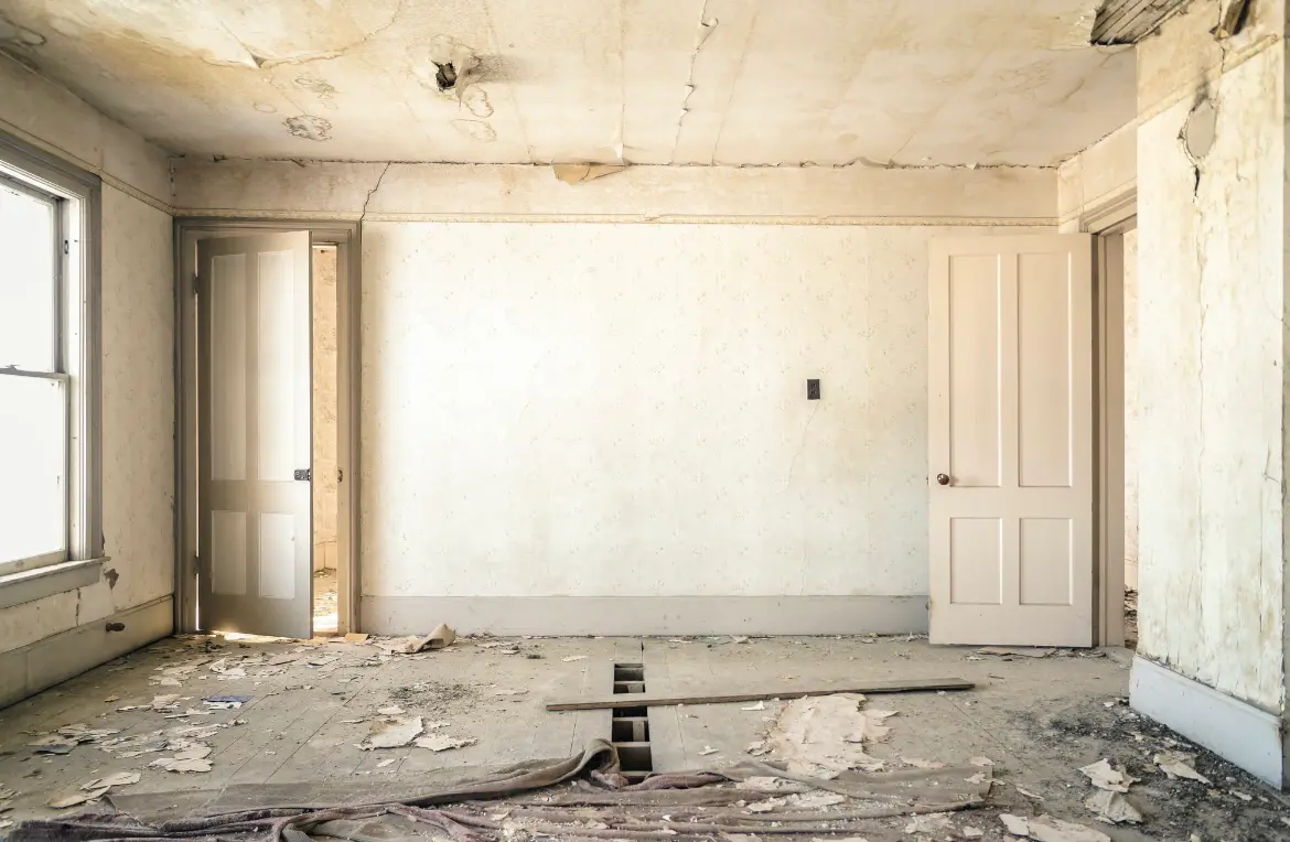 Waste disposal crew managing a cleanout project in Abingdon